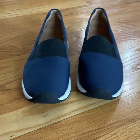 Vionic Cameo Navy Blue Slip On Women's Shoes - Picture 2 of 5